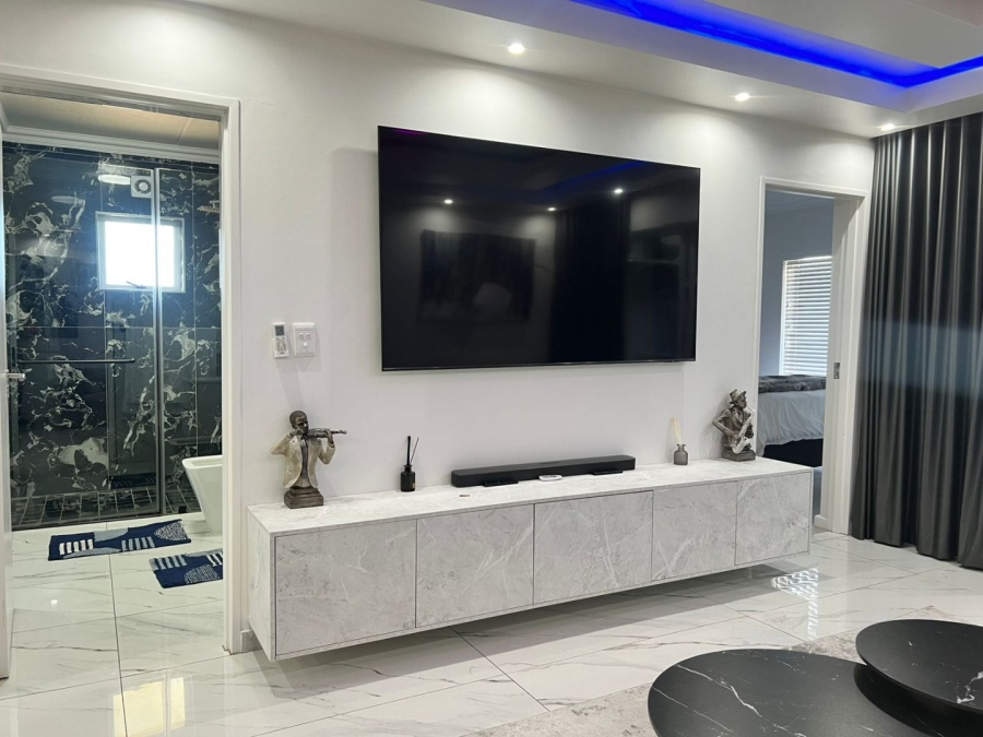 2 Bedroom Property for Sale in Burgundy Estate Western Cape